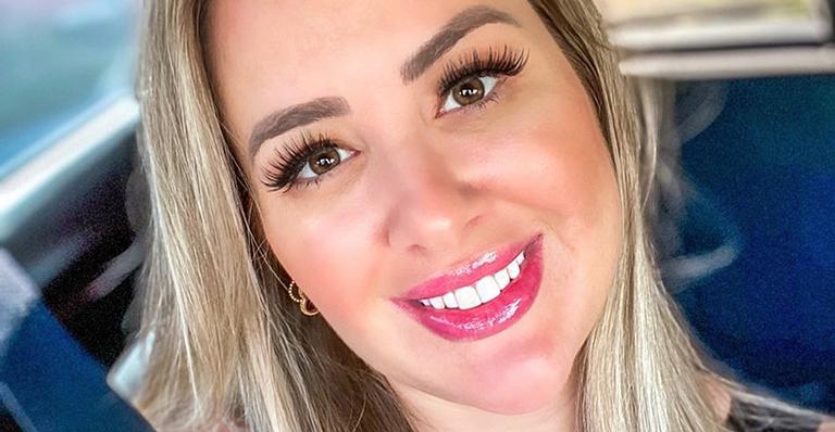 Ex-BBB Patrícia Leitte surge com olhos azuis e choca a web: ”Barbie”