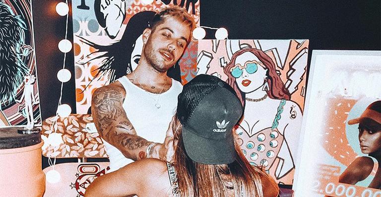 Novo namorado de Anitta publica fotos bem picantes com a cantora e fã brinca: ”Que baixaria”