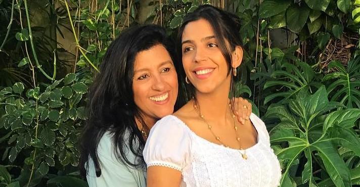Regina Casé publica clique encantador da primogênita e se declara: “Preciso dizer que eu te amo”