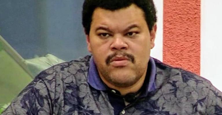 Ex-BBB Babu Santana relembra episódio de racismo que sofreu de ex-patroa: ”Ela foi cruel”