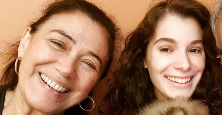 Lilia Cabral faz desafio com a filha, Giulia Bertolli, na web e diverte fãs: ”Perfeitas!”