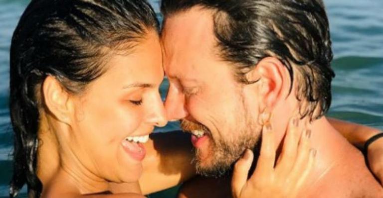 Paloma Bernardi protagoniza cena romântica com namorado e encanta: “Que casal, Brasil”