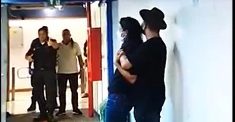 Homem armado invade sede do jornalismo da TV Globo e exige falar com Renata Vasconcellos