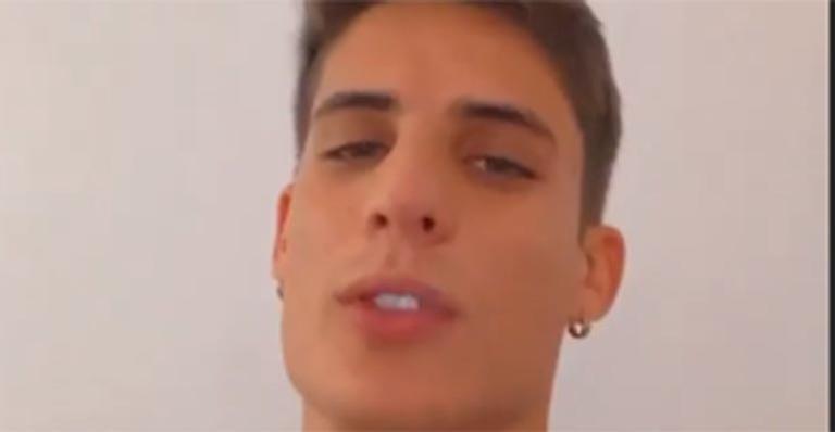 Após confusão, namorado da mãe de Neymar reaparece e mostra celular top de linha que ganhou
