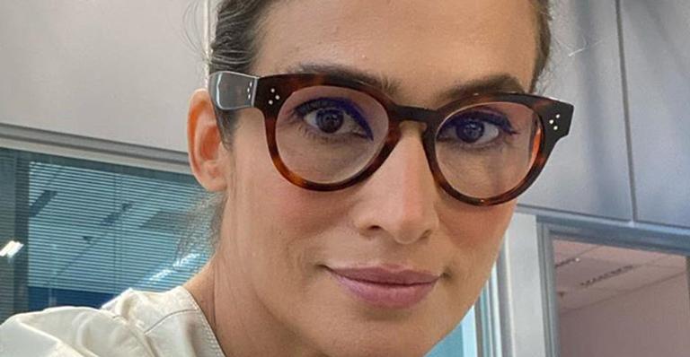 Renata Vasconcellos abre sua intimidade e publica vários cliques ao lado da irmã gêmea: “Viva a vida”