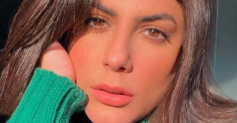 Ex-BBB Mari Gonzalez levanta blusa sem sutiã e quase mostra tudo: ”Que deusa”