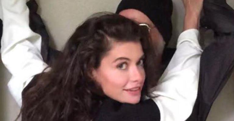 Alinne Moraes deixa fãs sem fôlego ao publicar fotos bem ousadas com o marido: “Passei mal”