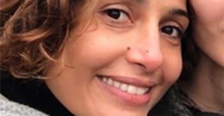 Camila Pitanga posa com a namorada em momento a duas e brinca sobre personalidade forte: “Furacão”