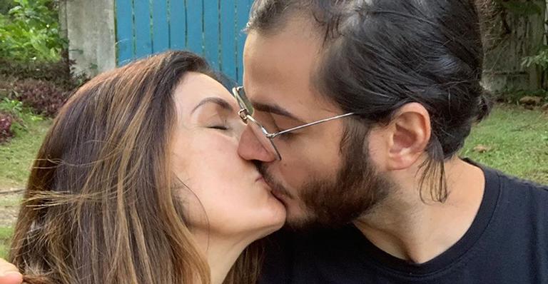 Romântico, Túlio Gadêlha divide clique íntimo com Fátima Bernardes: ”Amor cresce e floresce”