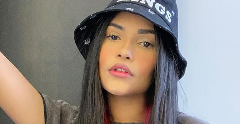 Ex-BBB Flayslane surfa no sucesso pós-reality e lança marca de roupas