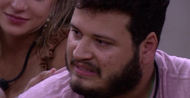 Ex-BBB Victor Hugo surge irreconhecível após mudança radical no visual: “Ficou muito melhor”