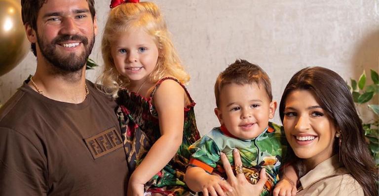 Goleiro Alisson Becker e a esposa comemoram primeiro ano do filho caçula: “Presente do Senhor”