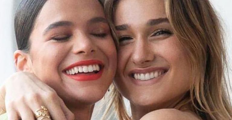 Bruna Marquezine revela ter ‘disputado’ cantor famoso com Sasha Meneghel: “A gente disputava esse namoro”