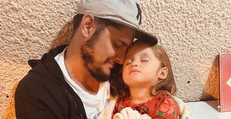 Bruno Gissoni encanta ao registrar herdeira em meio à natureza: “De aquecer o coração”