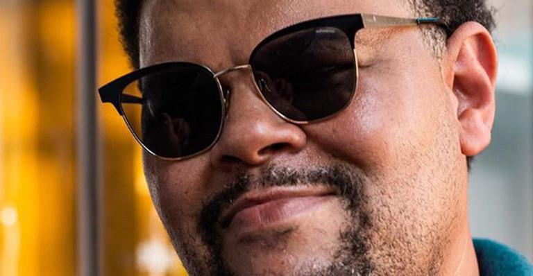 Ex-BBB Babu Santana quita dívidas, anuncia mudança e avisa: “Não vem bater na minha porta’