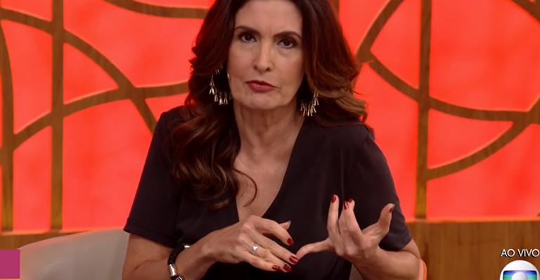 Sincerona! Fátima Bernardes critica uso errado da máscara de proteção: “Não é para ficar mexendo”