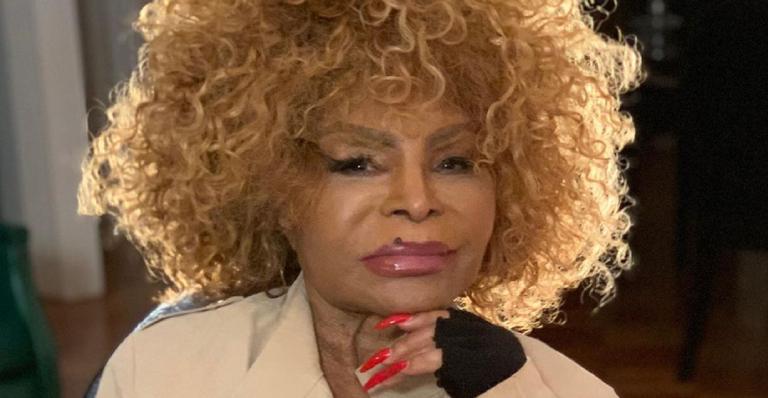 Elza Soares reflete sobre pandemia e racismo no Brasil: “É o pais mais racista do mundo”