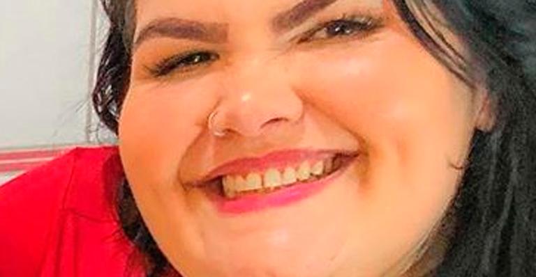 Thais Carla celebra três meses da filha e seguidores se admiram com semelhança: ”Iguaizinhas”