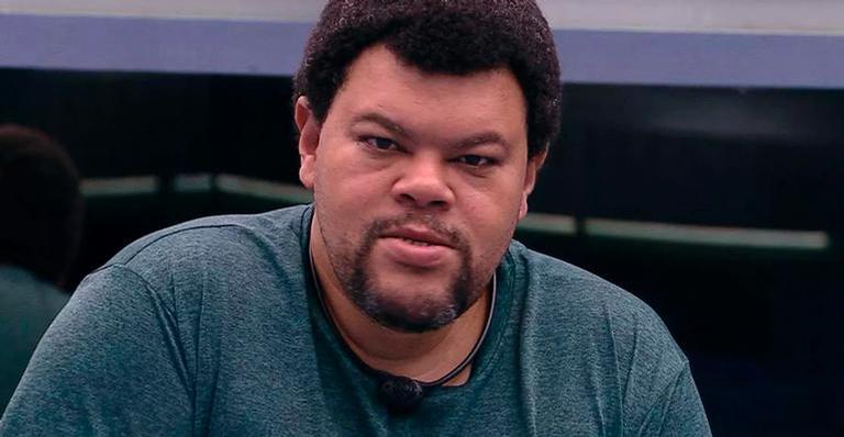 Ex-BBB Babu Santana passa mal e é internado em hospital no Rio