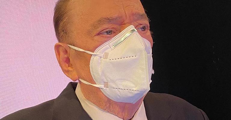 No grupo de risco da Covid-19, Raul Gil volta às gravações de programa: “Foi perfeito”