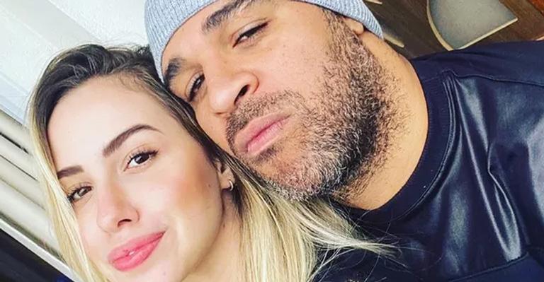 Adriano Imperador detona ex-noiva após anunciar separação: “Muito falsa”