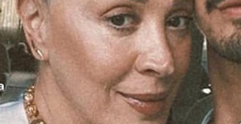 Claudia Raia posa abraçada ao filho e dá notícia inacreditável aos fãs: “Cresceu tão rápido”