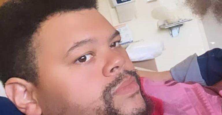 Internado, ex-BBB Babu Santana posa coladinho com namorada: “Meu grude”