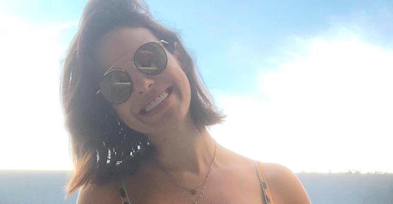Sthefany Brito recebe beijo da mãe no barrigão no quarto mês da gestação: ”Vovó babona”