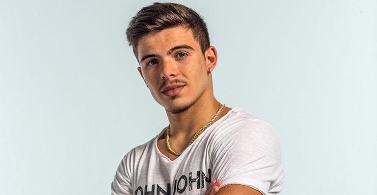 Thomaz Costa desiste de participação em ‘A Fazenda’, diz colunista