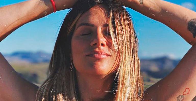 Giovanna Ewbank aposta em calça de cintura baixa e ostenta barrigão aos 8 meses de gravidez: ”Sinta, ame”