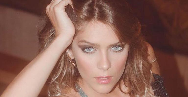 Isabella Santoni ostenta decotão profundo e eleva temperatura na web: “Apaixonante”