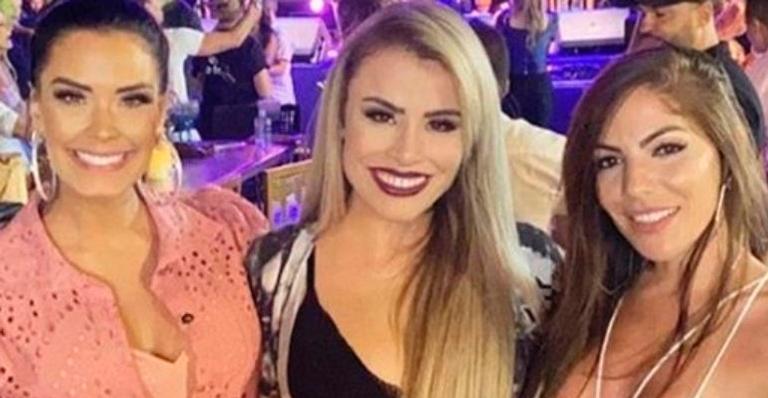 Ex-BBBs Ivy Moraes e Anamara são flagradas em festinha secreta e recebem chuva de críticas: “Já acharam a vacina?”