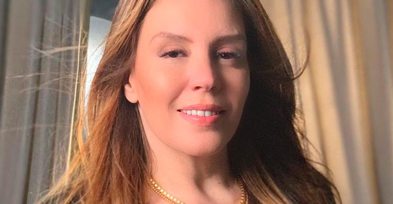 Simony arrasa com microvestido e ostenta pernões e decote generoso: “Linda de corpo e alma”