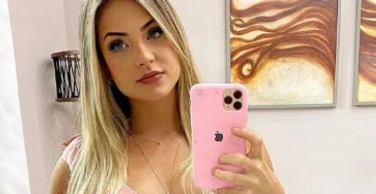 Ex-BBB Gabi Martins dá surra de beleza e ostenta curvas poderosas em vestido decotado: ”Perfeita”