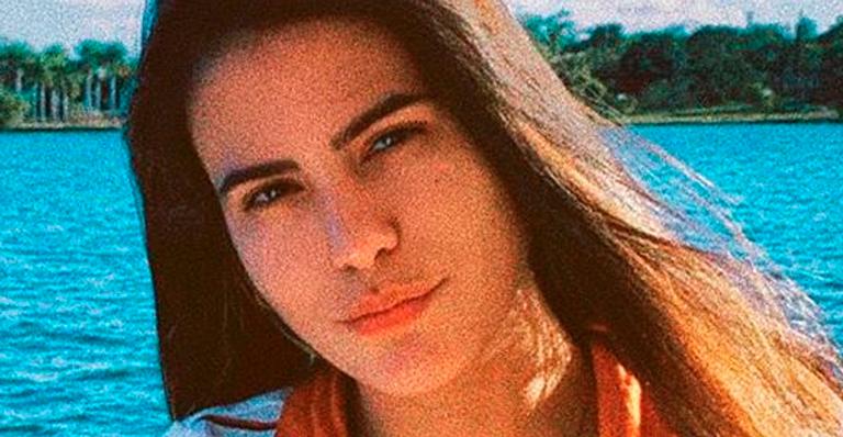 Filha de Glória Pires, Antônia Morais faz topless só de calcinha para tomar sol: “Mulher maravilhosa”