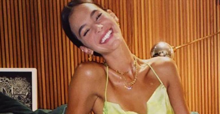 Durante isolamento, Bruna Marquezine pega fãs de surpresa e apresenta nova companheira
