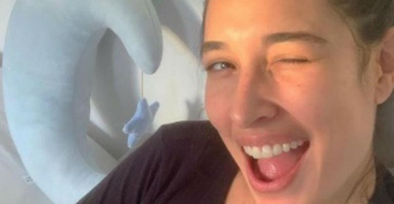 Giselle Itié encanta ao amamentar filho no sol da tarde: “Que paz de imagem vocês dois”