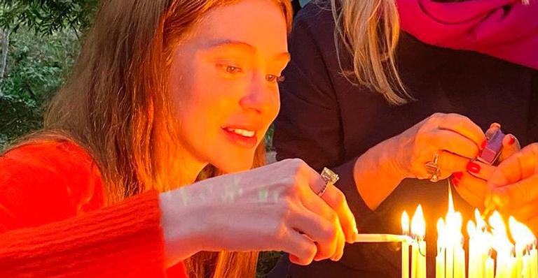 Marina Ruy Barbosa celebra os 25 anos com festa discreta ao ar livre: “Ciclo lindo e iluminado”