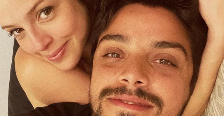 Rodrigo Simas e Agatha Moreira mostram dia de faxina em casa e se orgulham: ”Dividindo as tarefas”