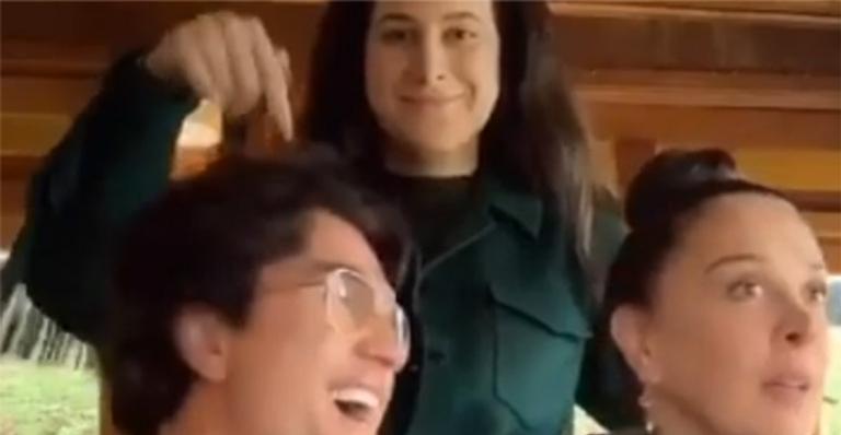 Gente! Sophia Raia pega Claudia Raia de surpresa e faz revelação sobre a vida íntima com o padrasto