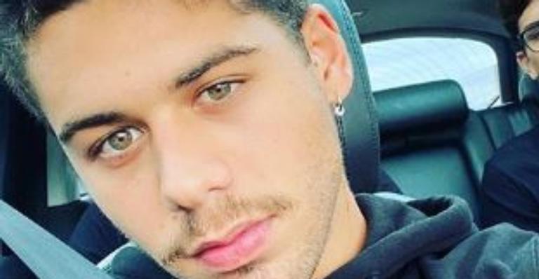 Zé Felipe dribla quarentena e embarca de jatinho para encontrar novo affair, amiga de Neymar