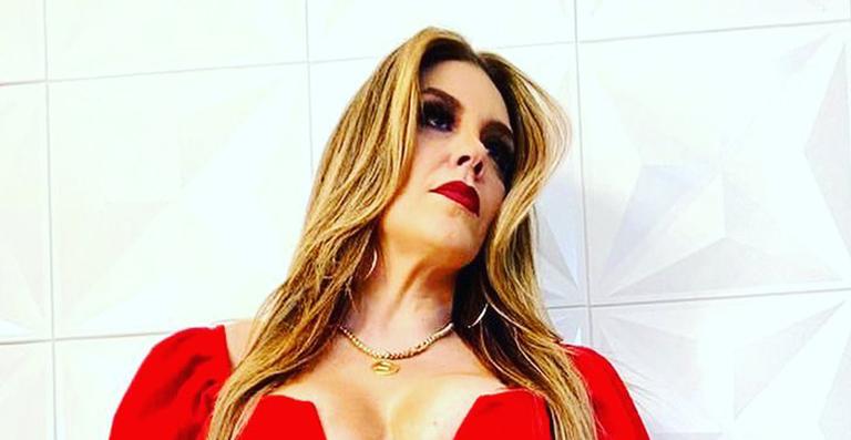Simony deixa seios em evidência ao usar macacão com decote generoso: “Poderosa”