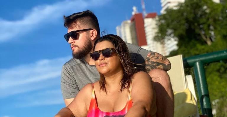 Preta Gil compartilha clique de lingerie e marido da cantora deixa comentário quente