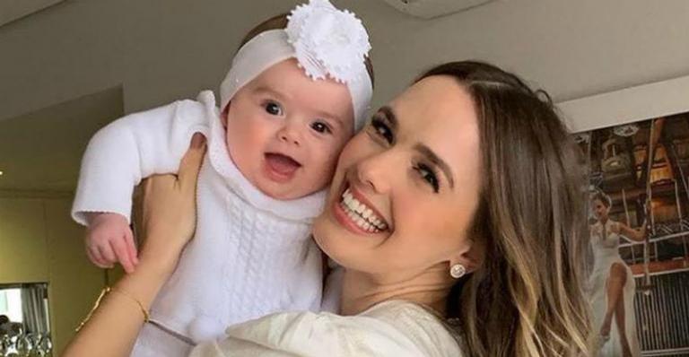 Thaeme Mariôto relembra clique encantador da herdeira em seu aniversário: “Muito amor”