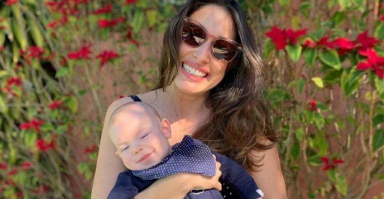 Giselle Itié registra sorriso do filho e deixa a web morrendo de amores: “Não aguento um bebê lindo desse”