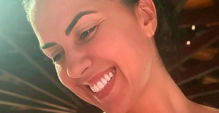 Graciele Lacerda posa com roupa de academia colada e deixa bumbum em destaque: “Zezé pira”