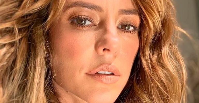 Paolla Oliveira surge deslumbrante em selfie e seguidores se derretem: “Ficou na fila da beleza”