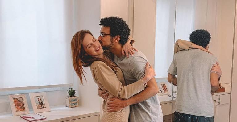 Sergio Malheiros compartilha clique antigo com Sophia Abrahão e relembra início do namoro