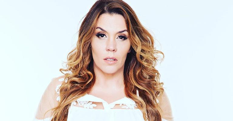 Simony faz homenagem apaixonadíssima ao namorado e encanta web: “Me faz acreditar no amor”