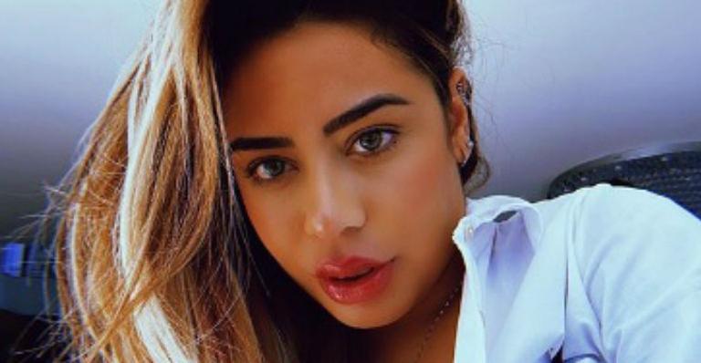 Rafaella Santos surge com decote generoso e ostenta beleza nas redes